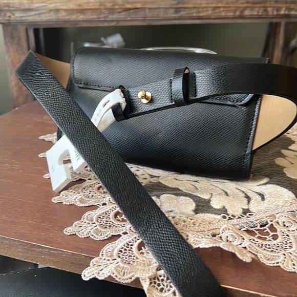 🖤 Michael Kors belt bag 🖤 - Picture 6 of 7